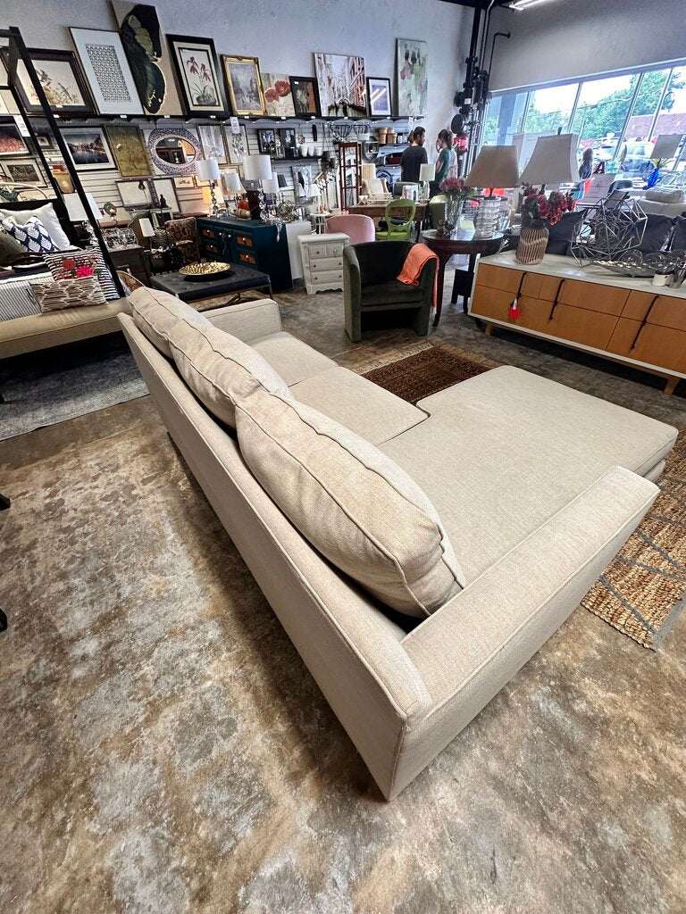 Notch Reversible Storage Chaise Sofa