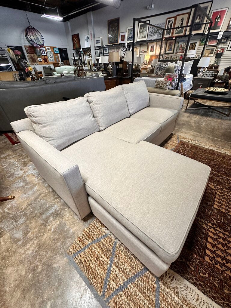 Notch Reversible Storage Chaise Sofa