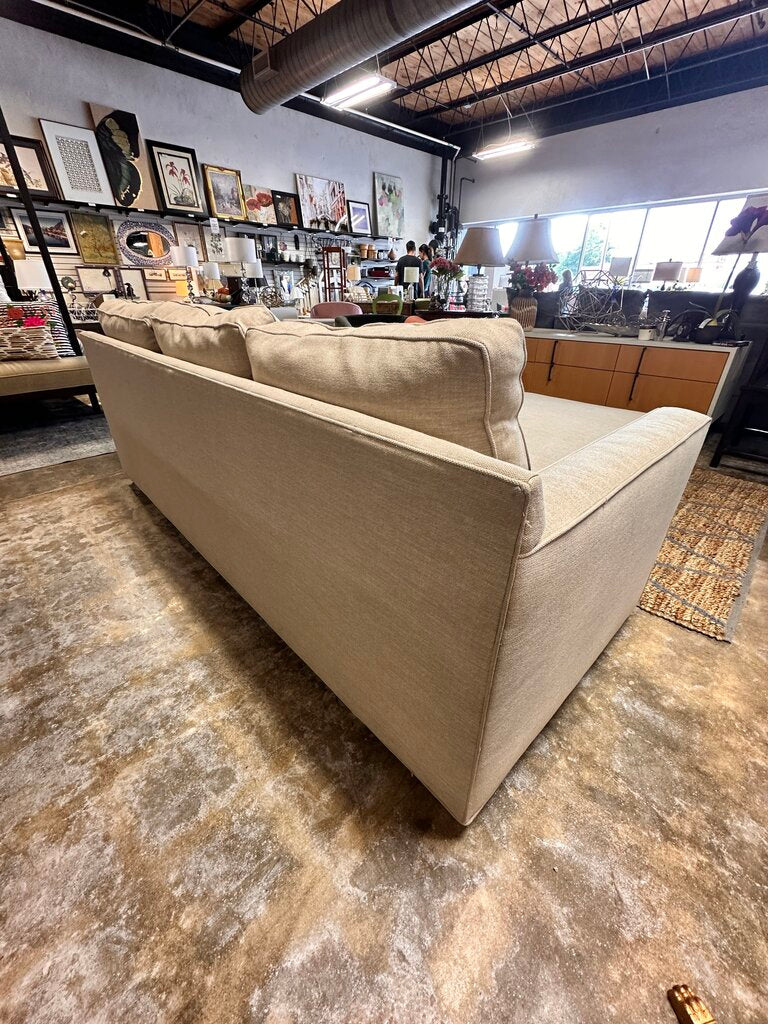 Notch Reversible Storage Chaise Sofa