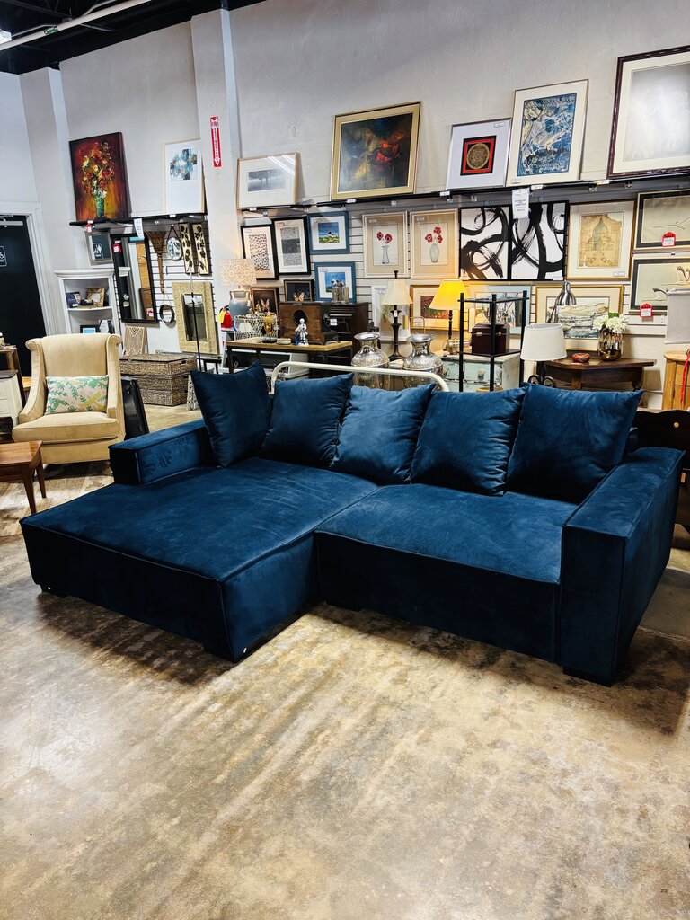 Velvet Sectional Sofa w/Five Accent Pillows