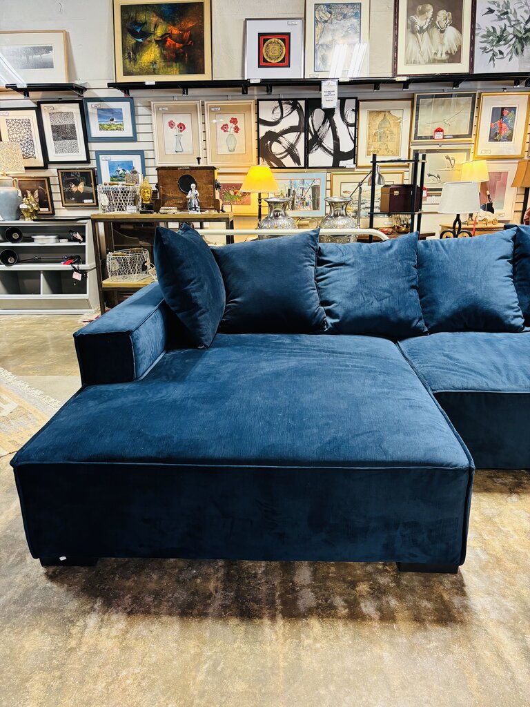 Velvet Sectional Sofa w/Five Accent Pillows