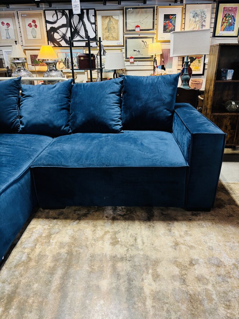 Velvet Sectional Sofa w/Five Accent Pillows