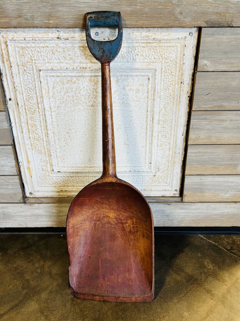 Vintage Wood Deco Shovel