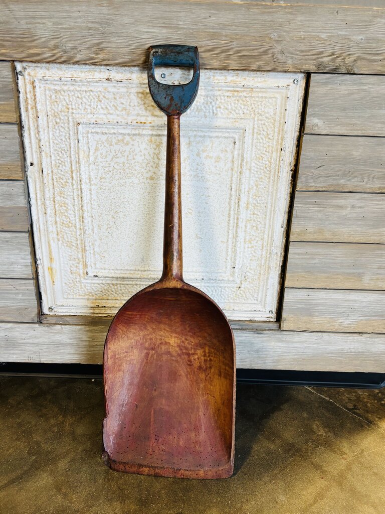 Vintage Wood Deco Shovel