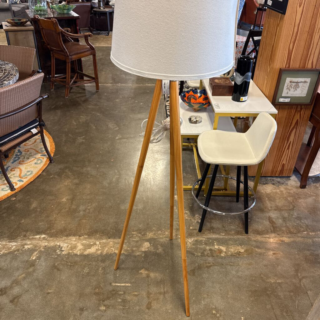 Tri Pod Floor Lamp