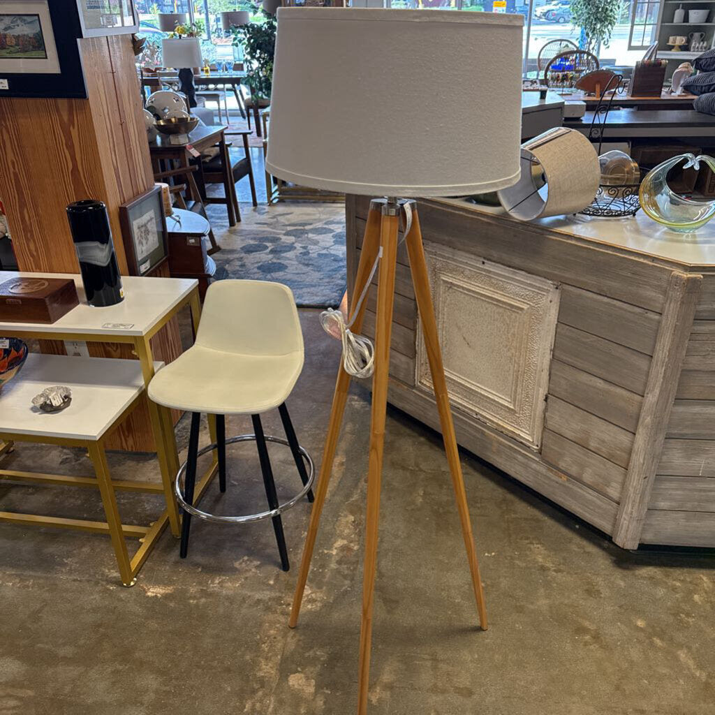 Tri Pod Floor Lamp