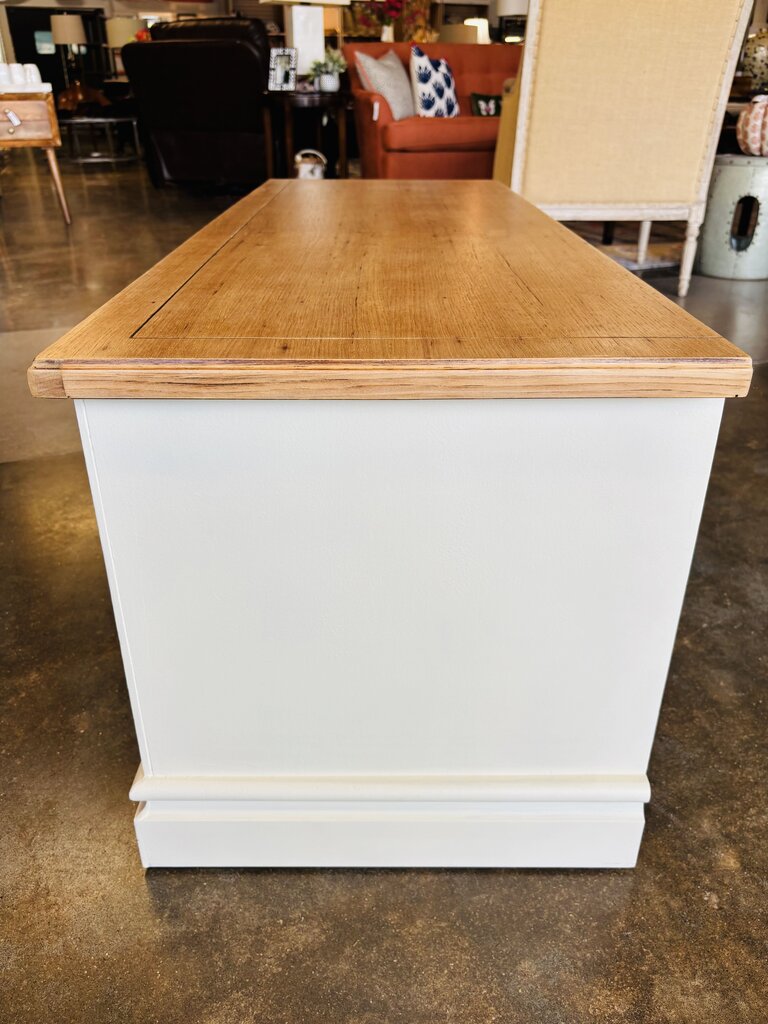 Painted Lane Cedar Trunk 47.25 X 198 x 19.25