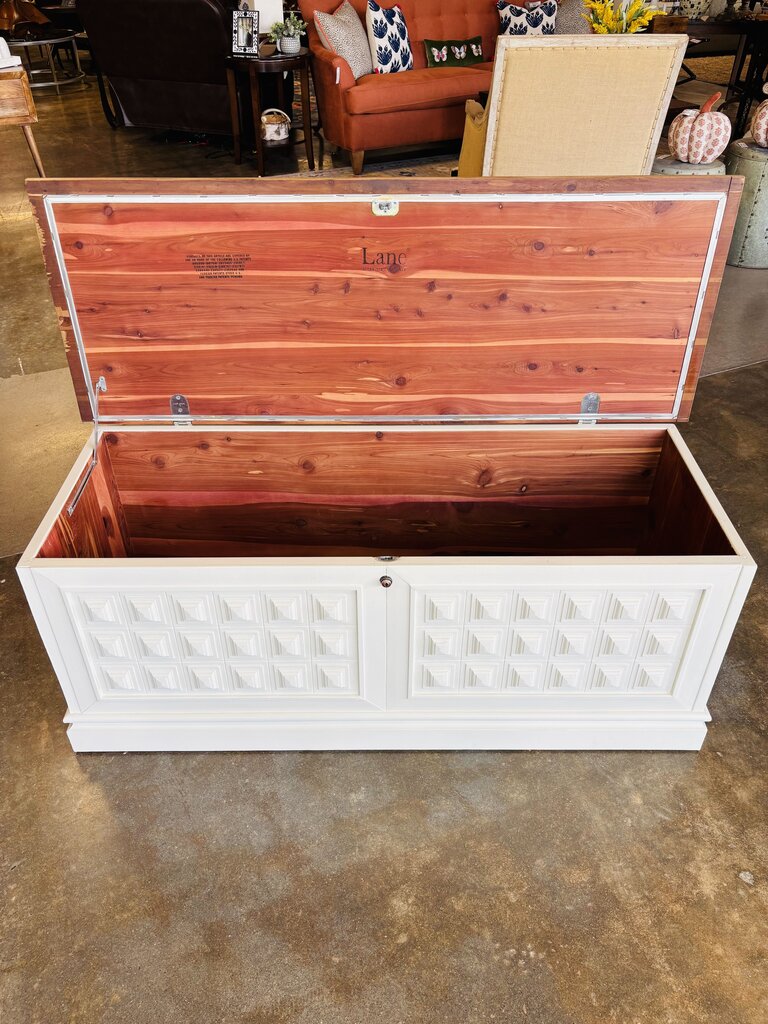Painted Lane Cedar Trunk 47.25 X 198 x 19.25