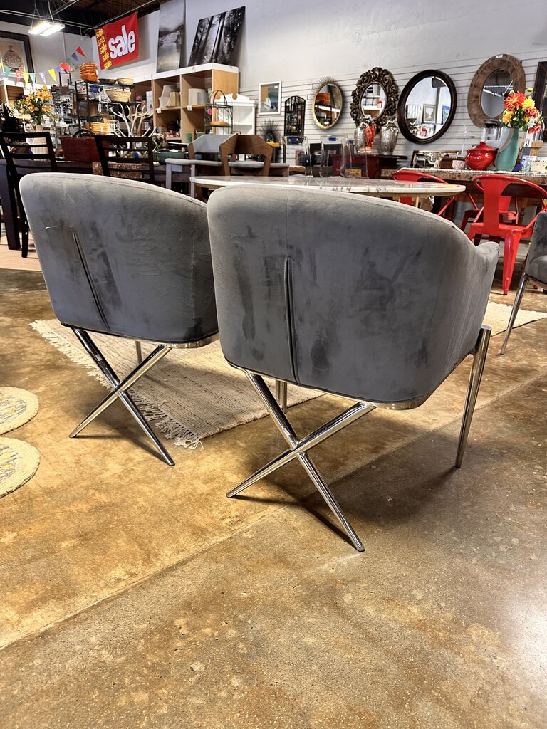 Set 2 Velvet Barrel Chairs