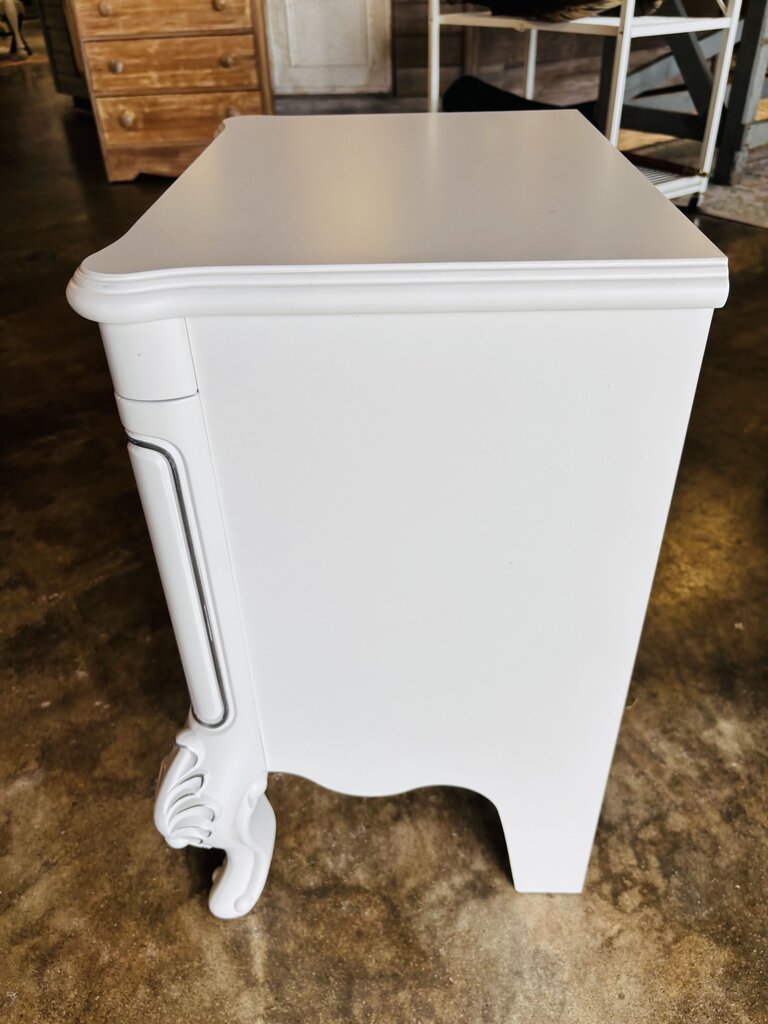 2 Drawer Nightstand 23 x 16 x 25.5