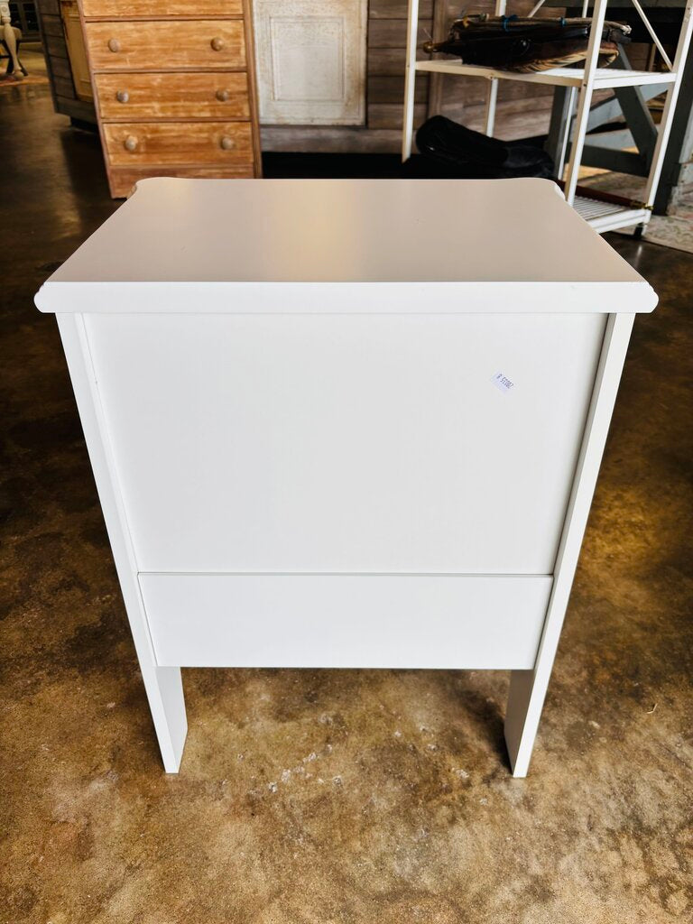 2 Drawer Nightstand 23 x 16 x 25.5