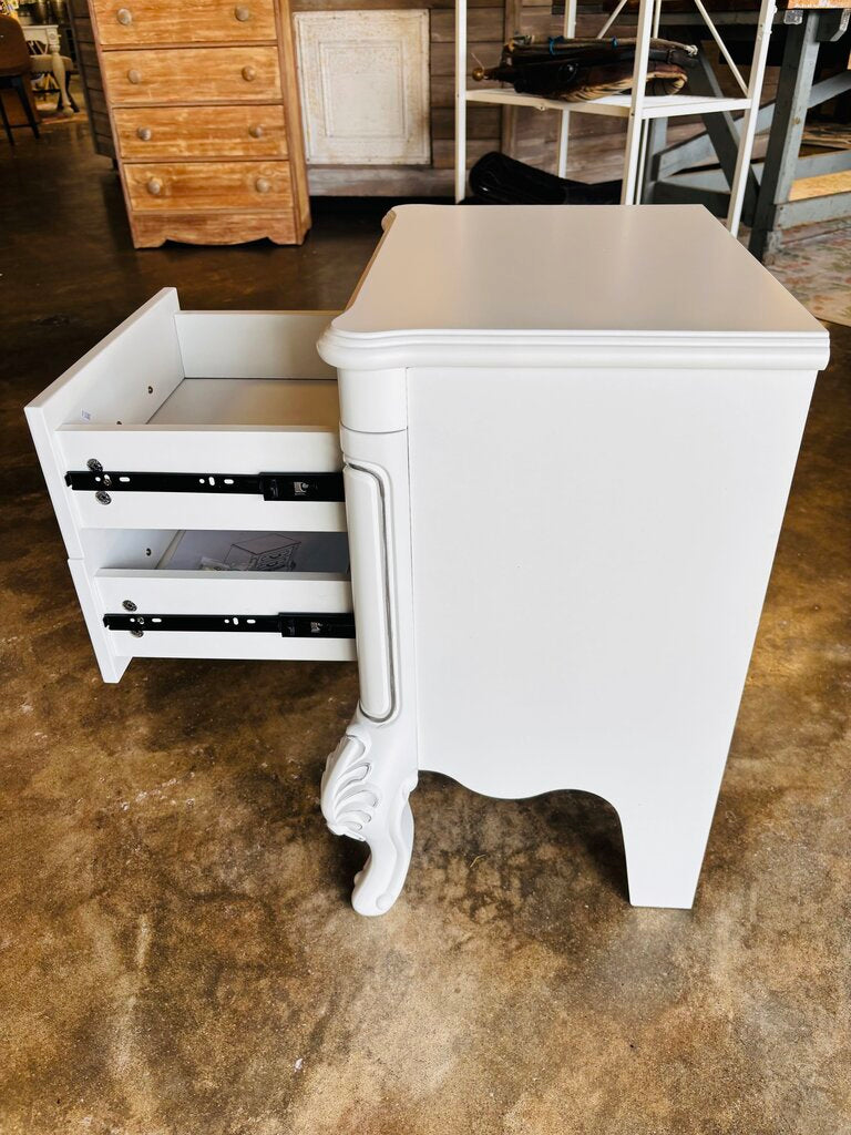 2 Drawer Nightstand 23 x 16 x 25.5
