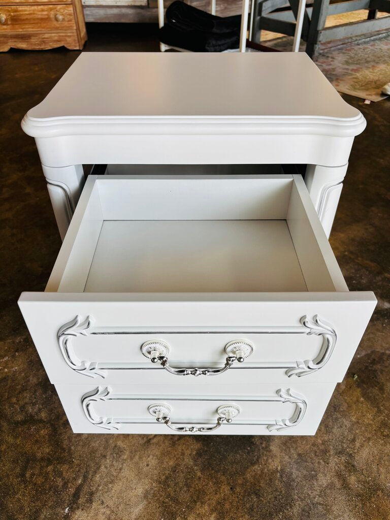 2 Drawer Nightstand 23 x 16 x 25.5