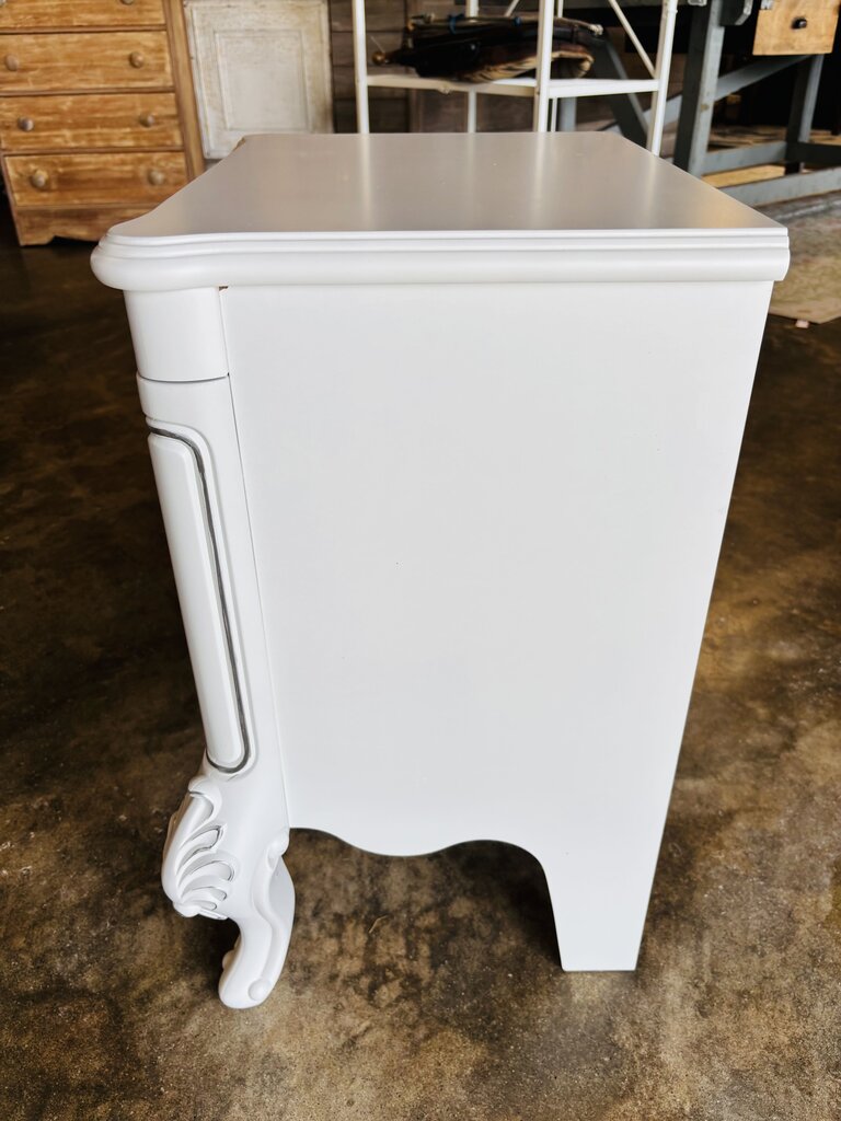 2 Drawer Nightstand 23 x 16 x 25.5