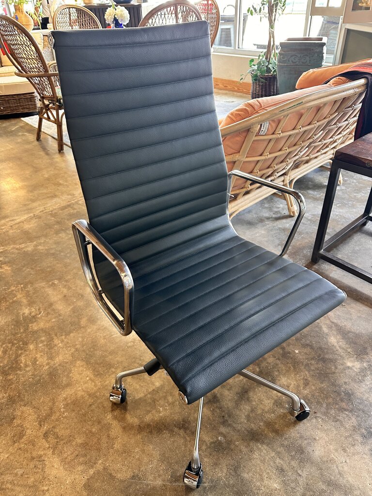 Rolling New Black Vinyl Office Chair