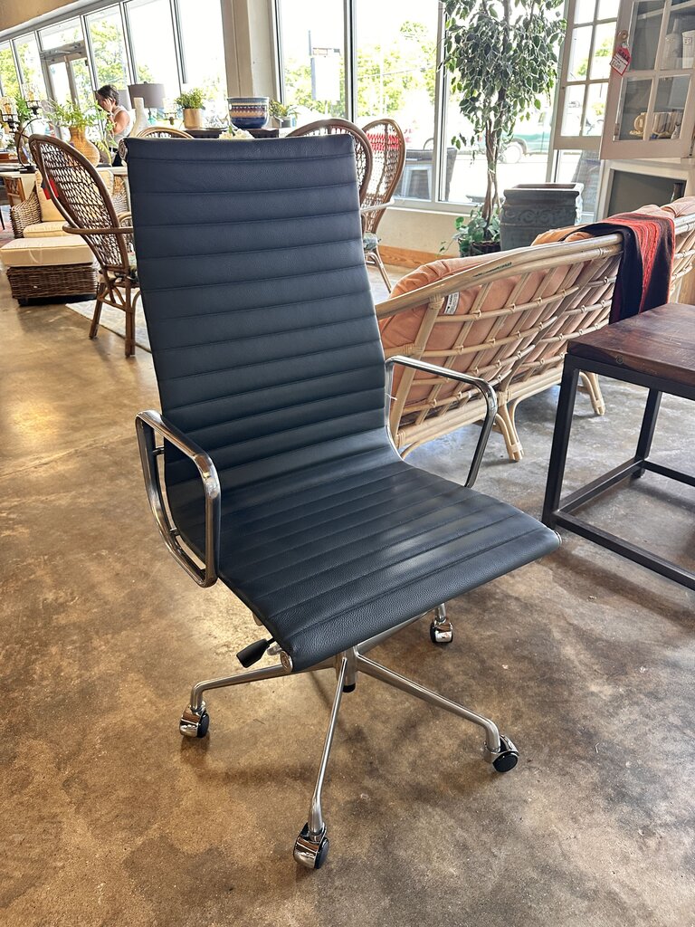 Rolling New Black Vinyl Office Chair