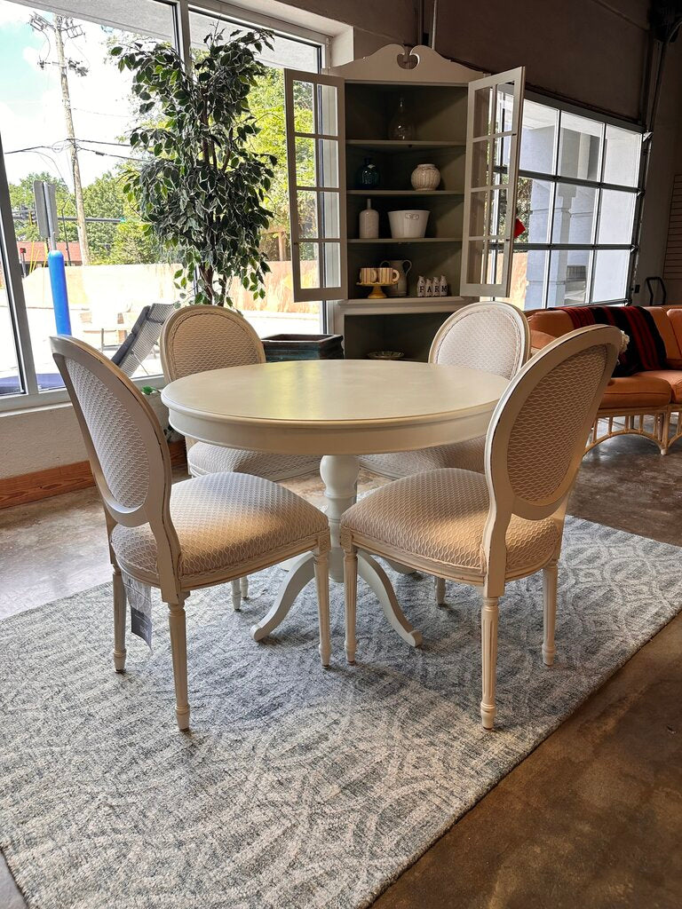 Round 42" Dining Table and 4 Chairs