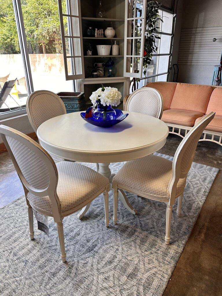 Round 42" Dining Table and 4 Chairs