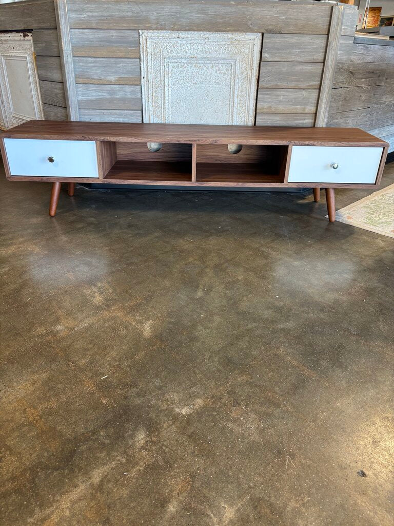 Low Media Storage Console