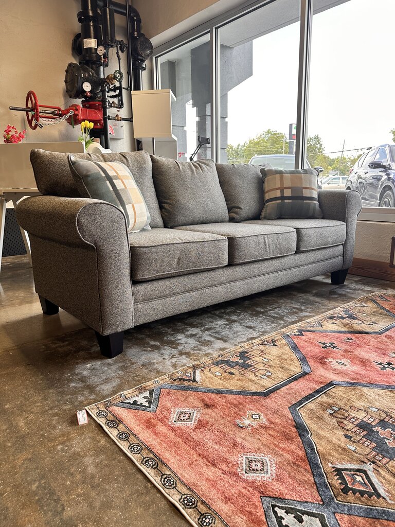 Sofa with 2 Accent Pillows 7 Foot