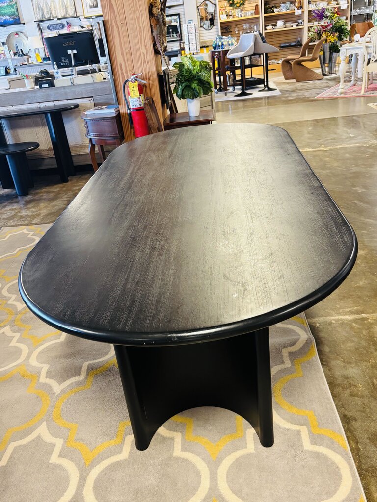 Rowanbeck Dining Table