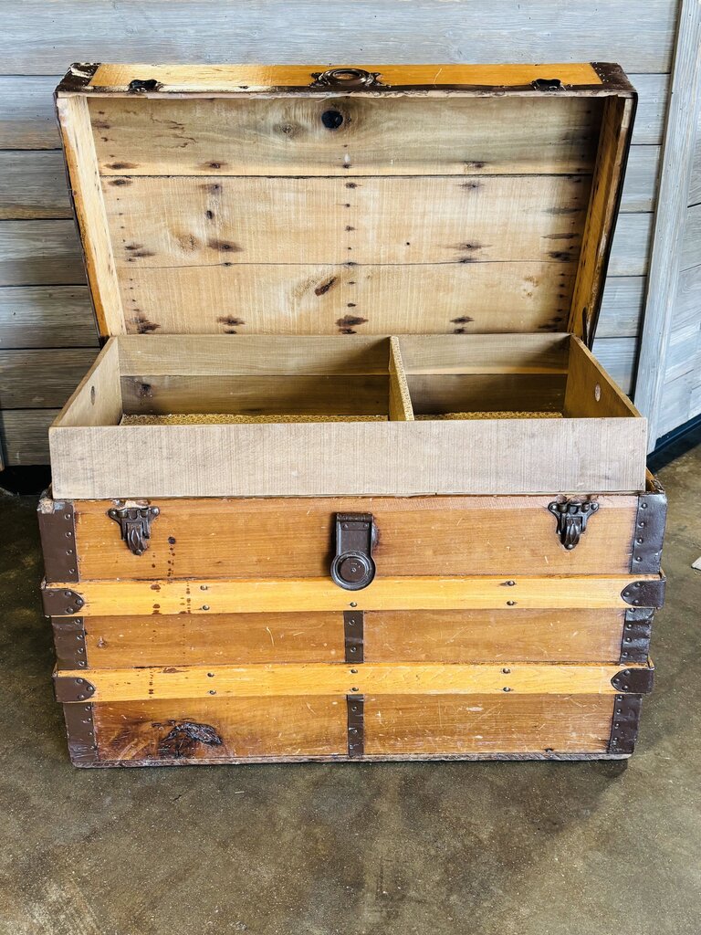 Vintage Steamer Trunk Storage Chest