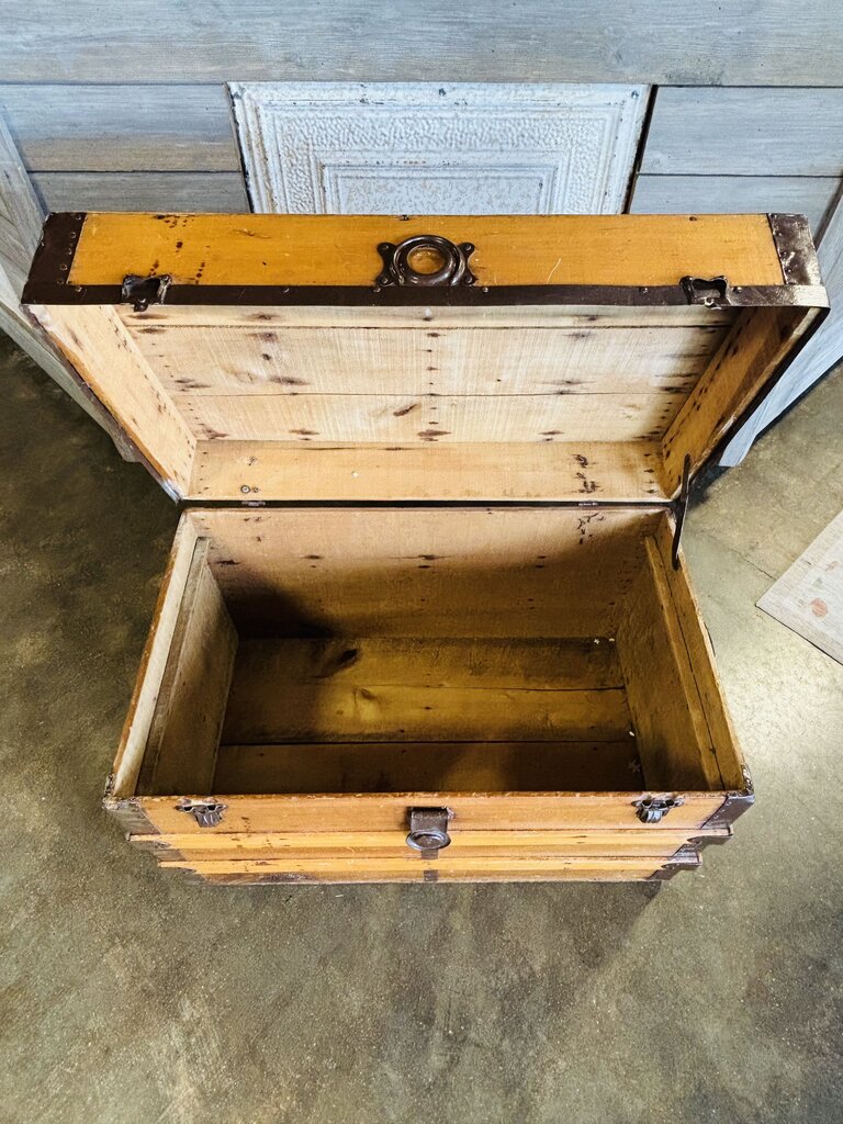Vintage Steamer Trunk Storage Chest