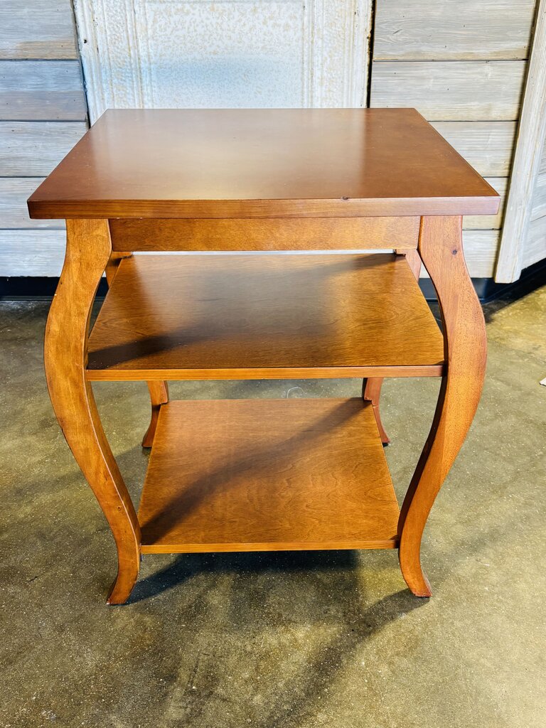 Wood End Table w/Curved Legs 20 X 16 X 23
