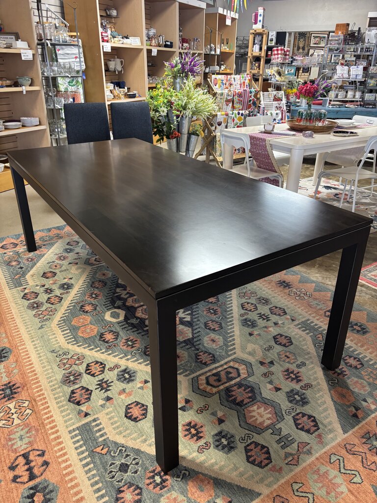 Wood Essentials BWMG Dining Table