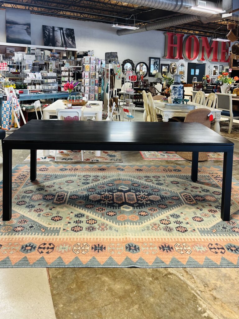 Wood Essentials BWMG Dining Table