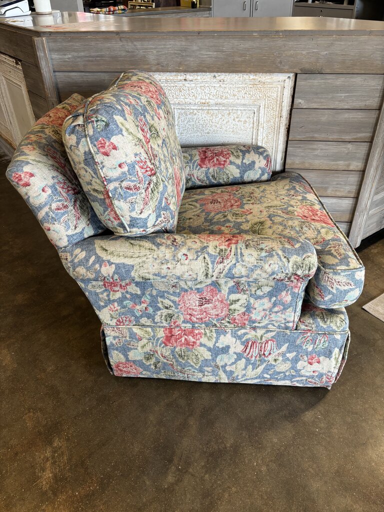 Arm Chair with Ottoman