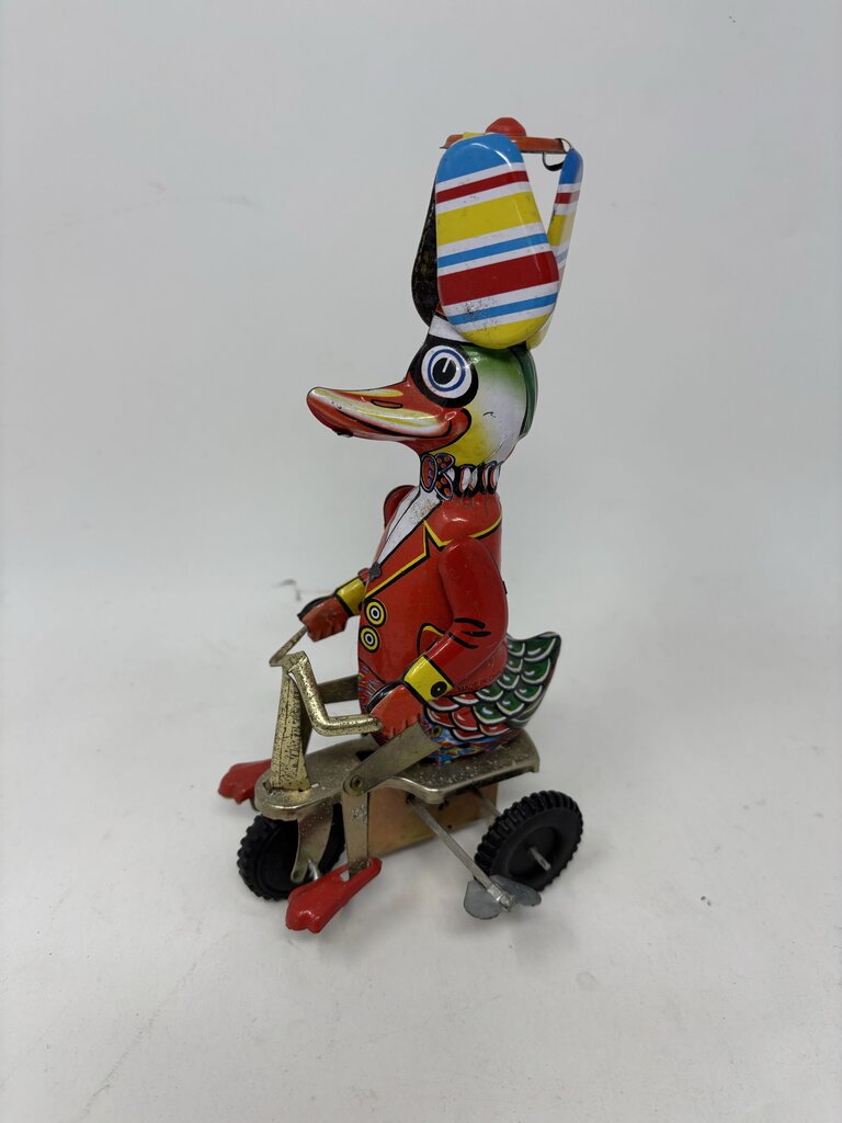 Vintage Style Wind-Up Duck Tin Toy