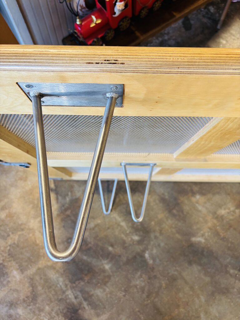 Modernica Case Study Full V-Leg Bed
