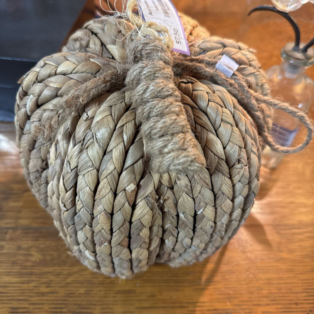 Rattan Pumpkin