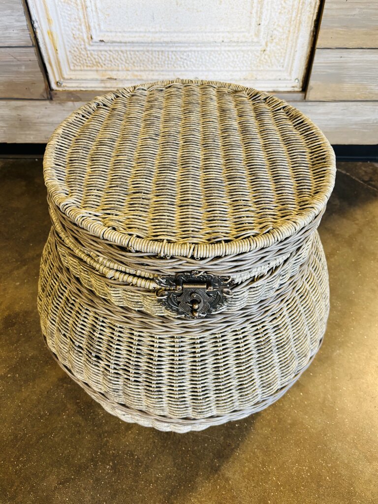 Wicker Lidded Barrel Basket