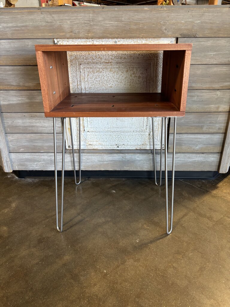 Open Wooden Side Table (31.5' x 16.5 x 20.5)