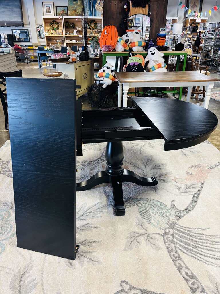 Avalon Round Dining Table & Leaf