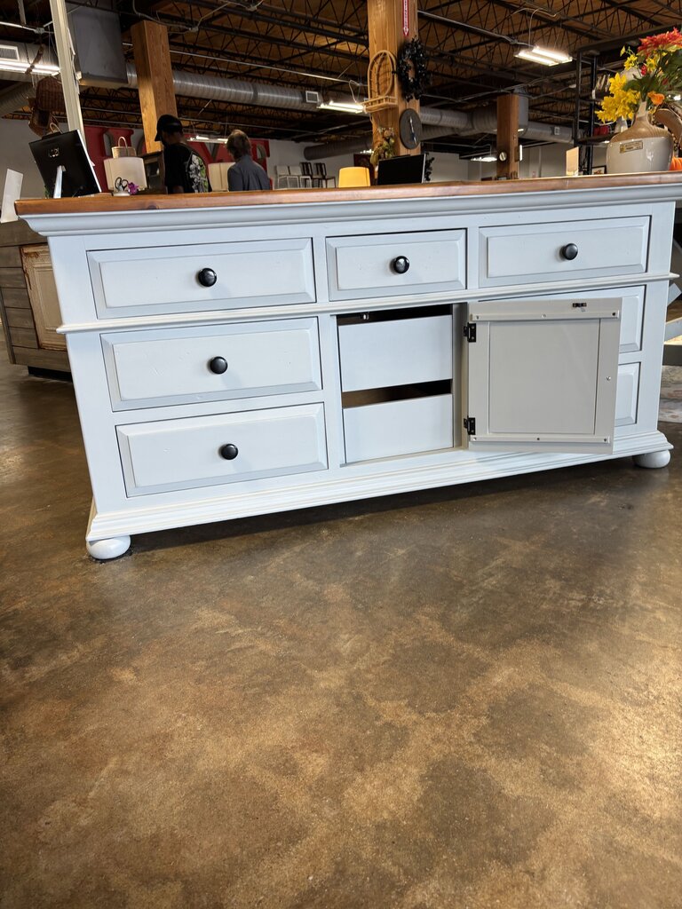 Painted 7 Drawer Dresser 70 X 19 X 34