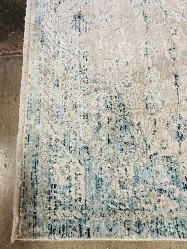 Kendall Rug 7'10" X 10'.2"