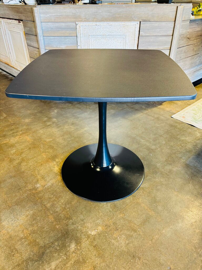 Square Pedestal Table 31.5"