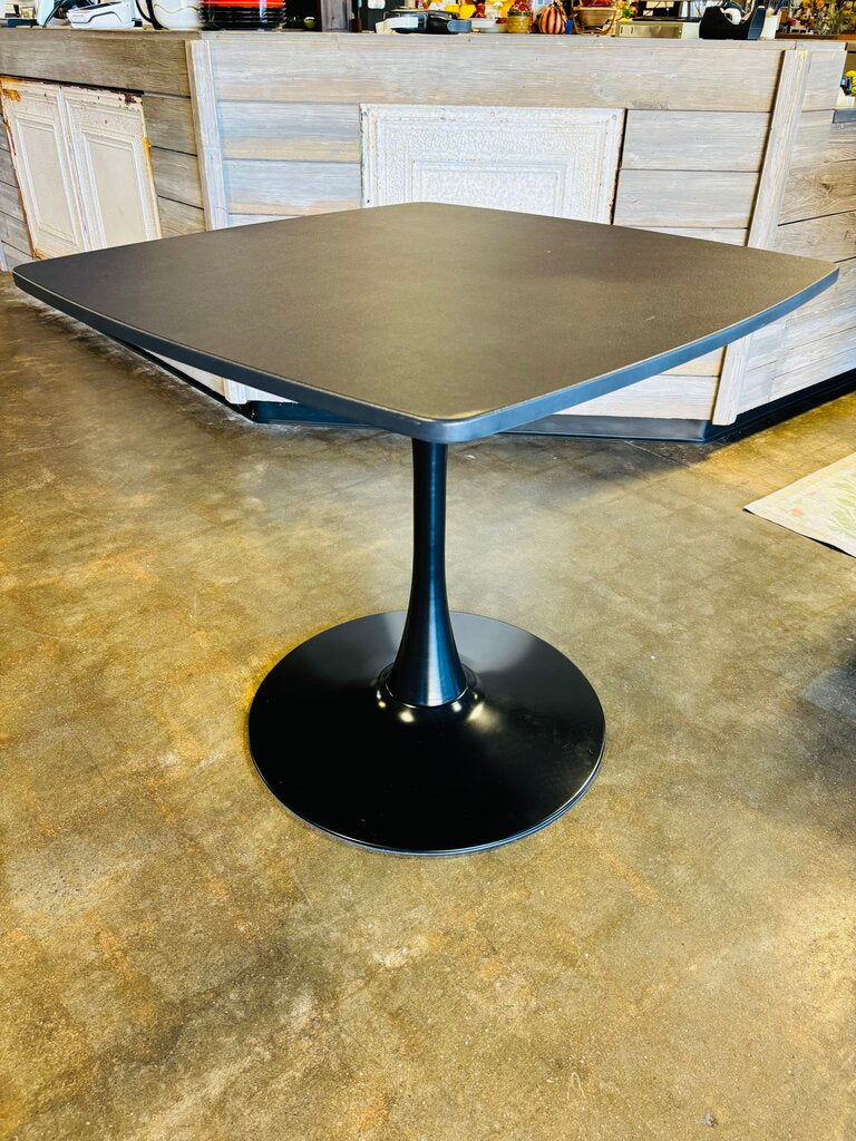 Square Pedestal Table 31.5"