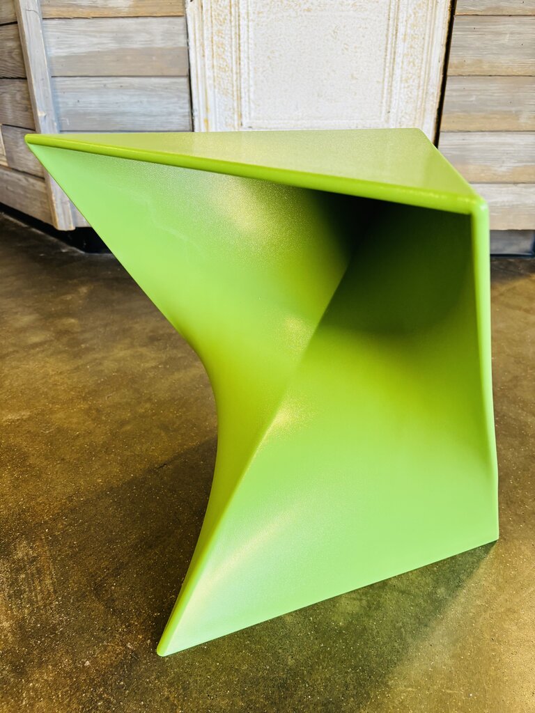Leisure Mod Geometric Molded End Table
