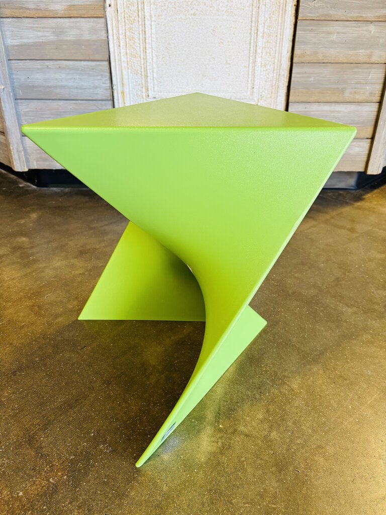 Leisure Mod Geometric Molded End Table