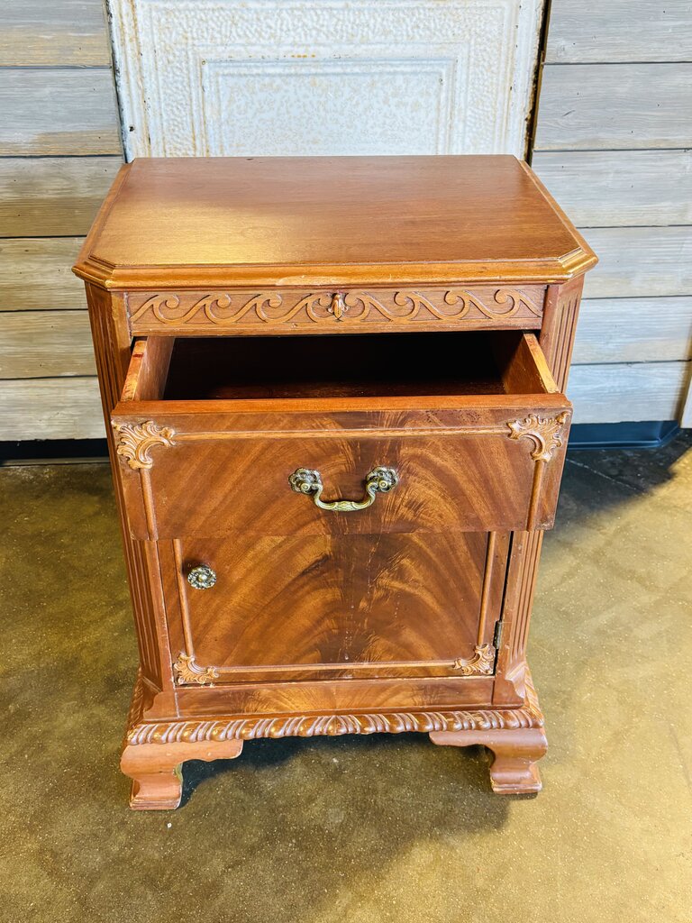 Vintage Nightstand End Table 18.5 x 13.5 X 26.75