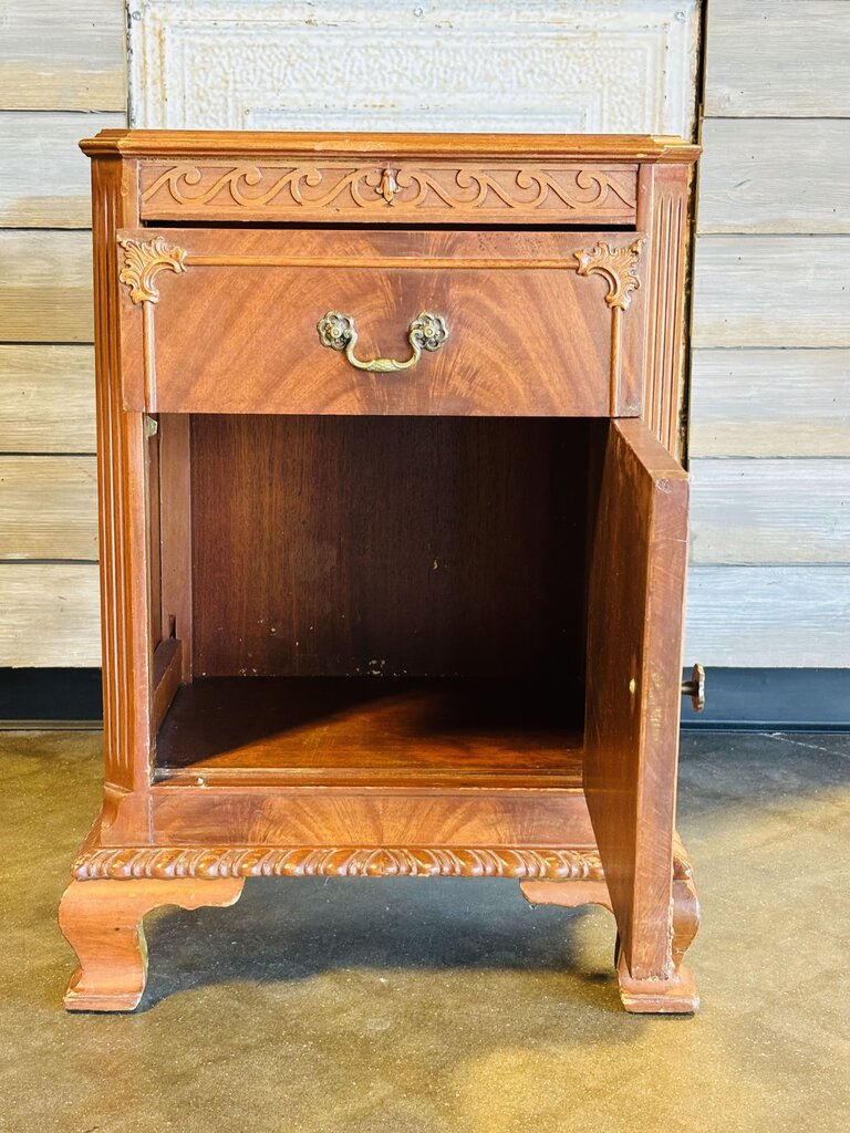 Vintage Nightstand End Table 18.5 x 13.5 X 26.75