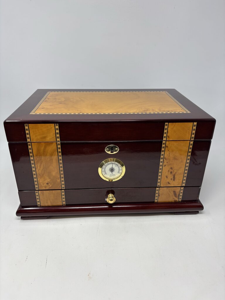 Cigar Humidor with Lighter, Cutter, Key