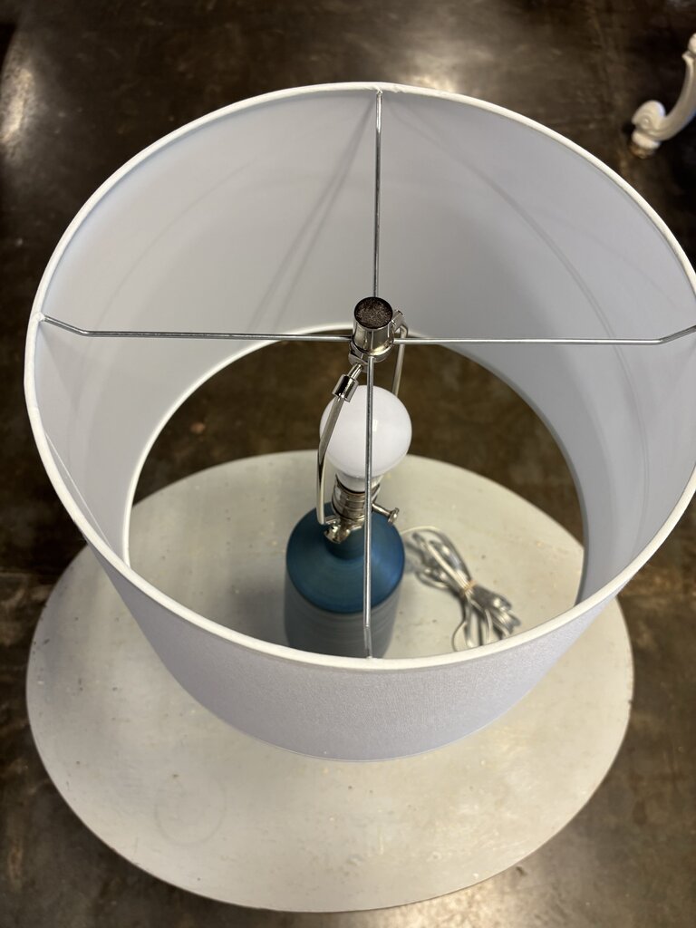 Ceramic Swirl Base Lamp