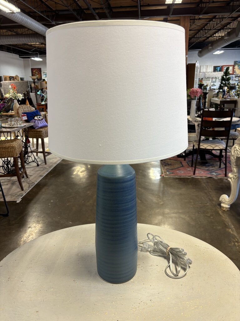 Ceramic Swirl Base Lamp