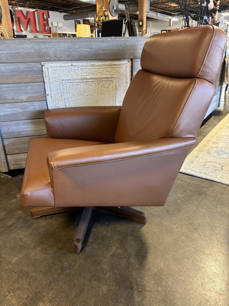 Daniels Lounge Chair & Ottoman