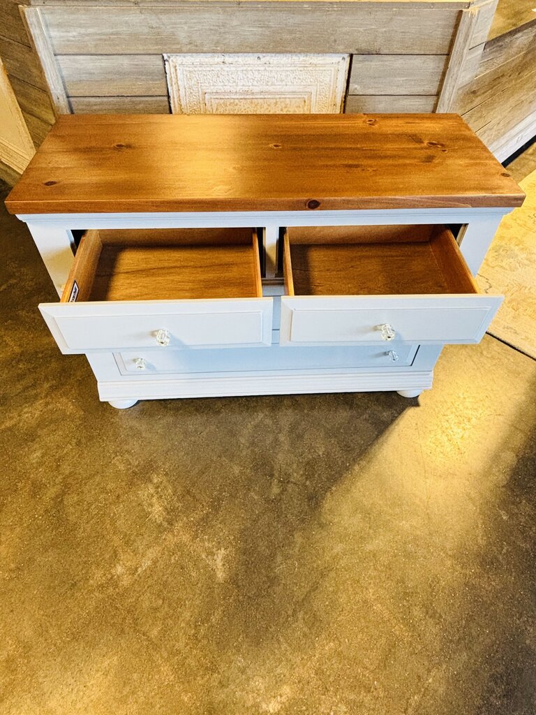 4 Drawer Dresser 44.25 X 18.25 X 30.75